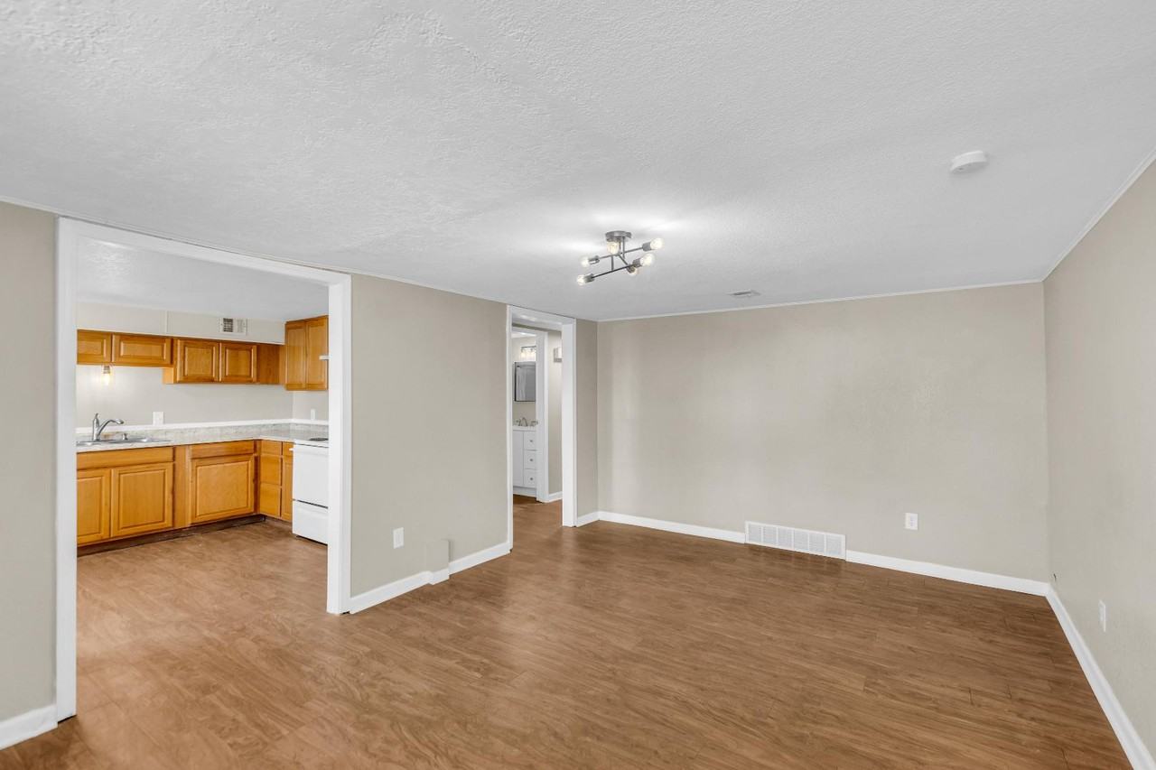 E 54th St - Photo 7 of 10