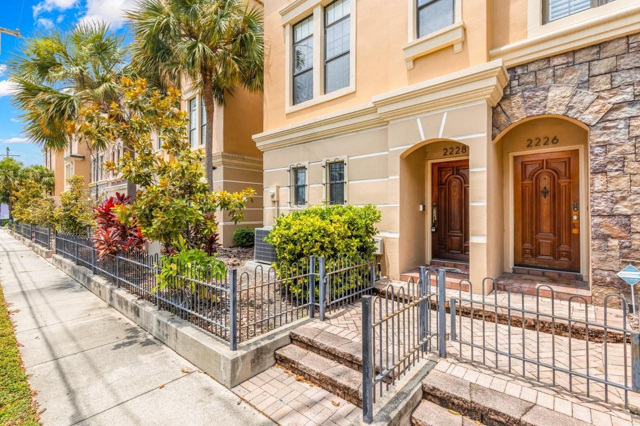 Beautiful Soho Brownstone - 2228 Soho Bay Ct - Photo 6 of 20