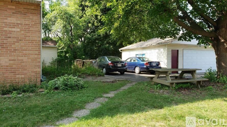 1034 High St - Photo 5 of 12