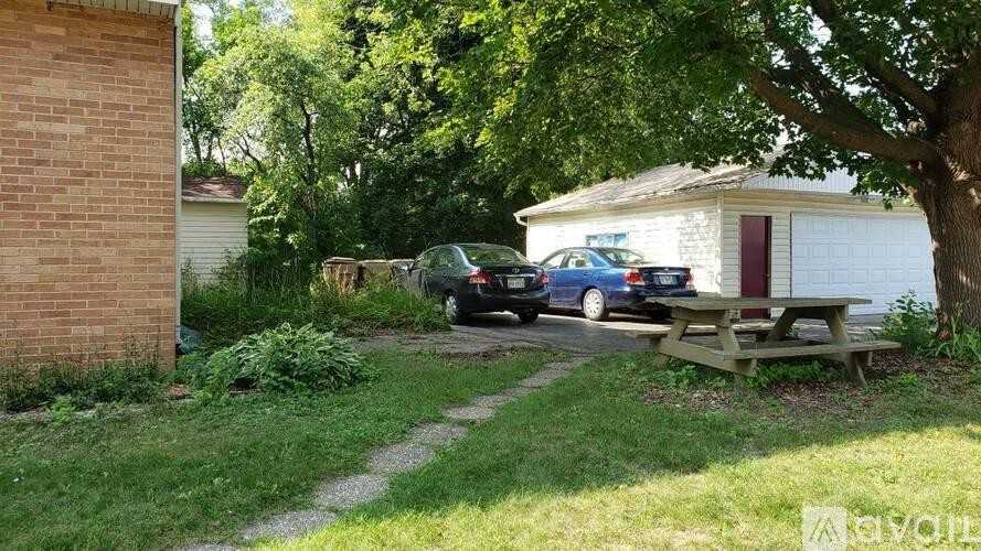 1034 High St - Photo 6 of 12