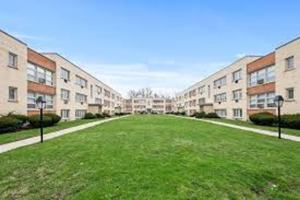 featured image of 1822 W 107th St