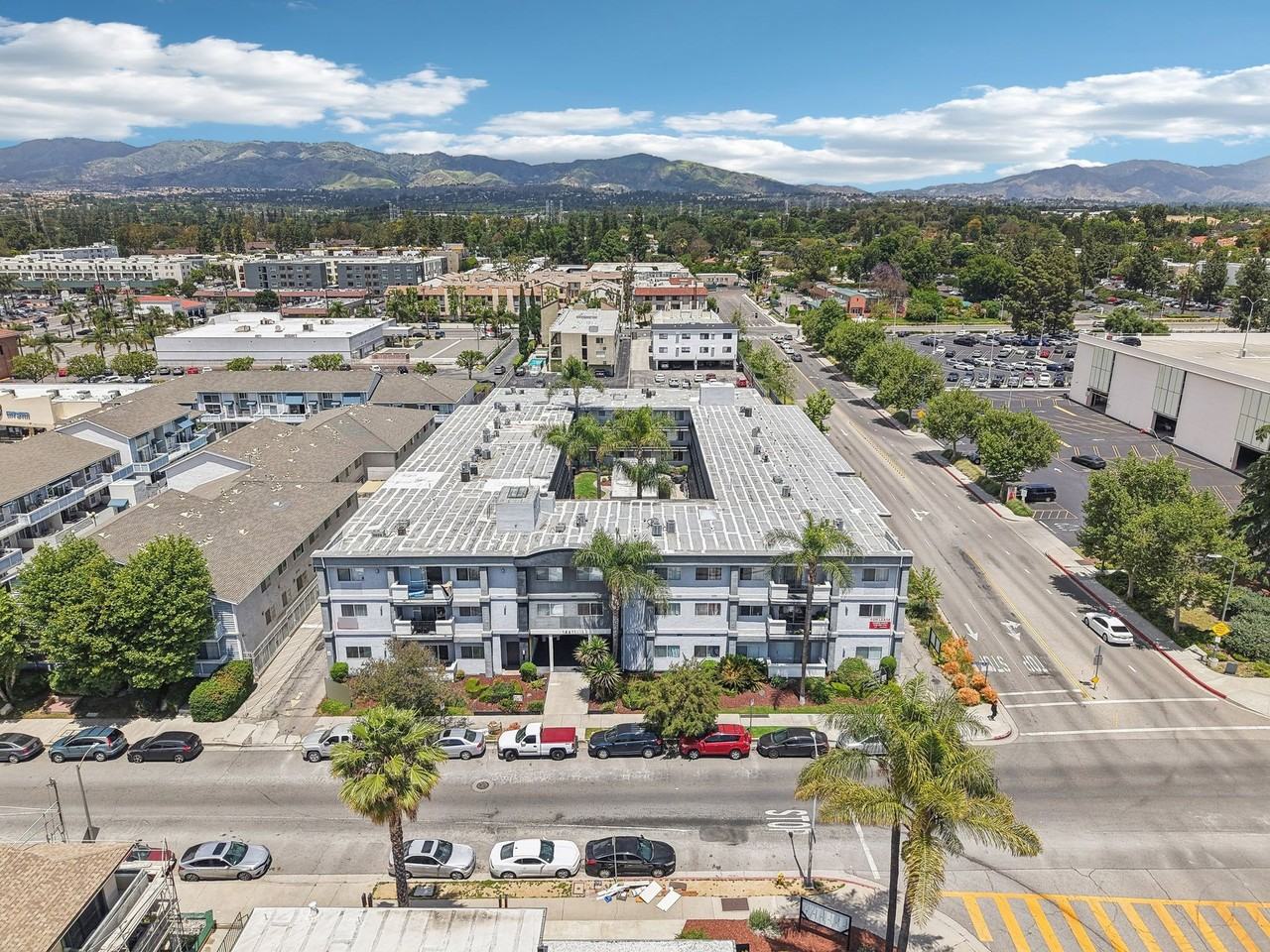 18411 Vincennes Street - Photo 4 of 8