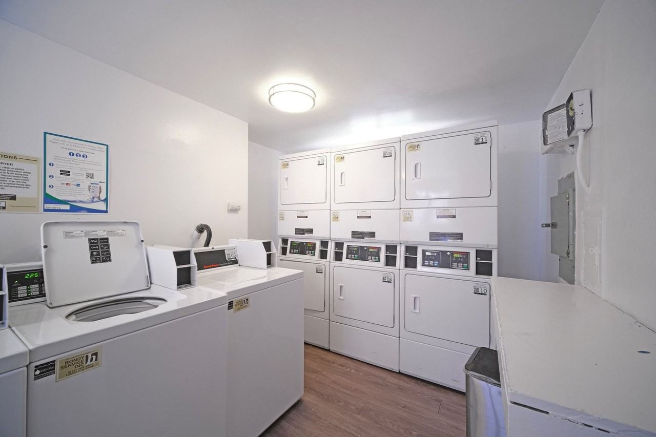 18411 Vincennes Street - Photo 3 of 9