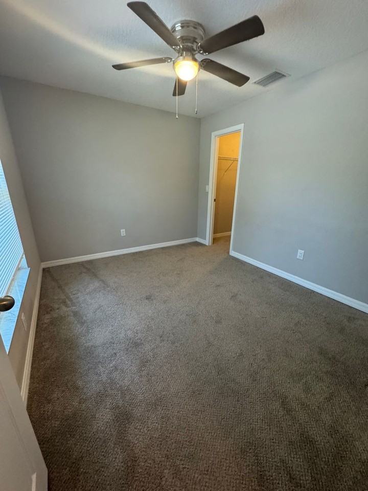 9509 N Travis Dr - Photo 3 of 17