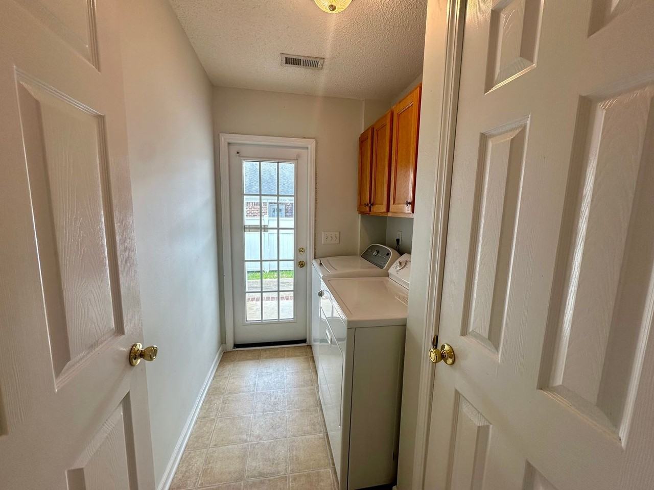 2290 Dartmouth Dr - Photo 5 of 11