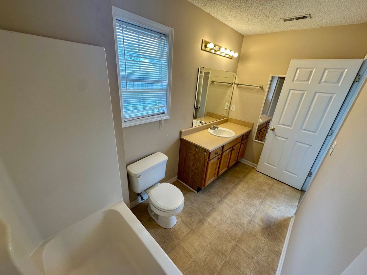 2290 Dartmouth Dr - Photo 7 of 11