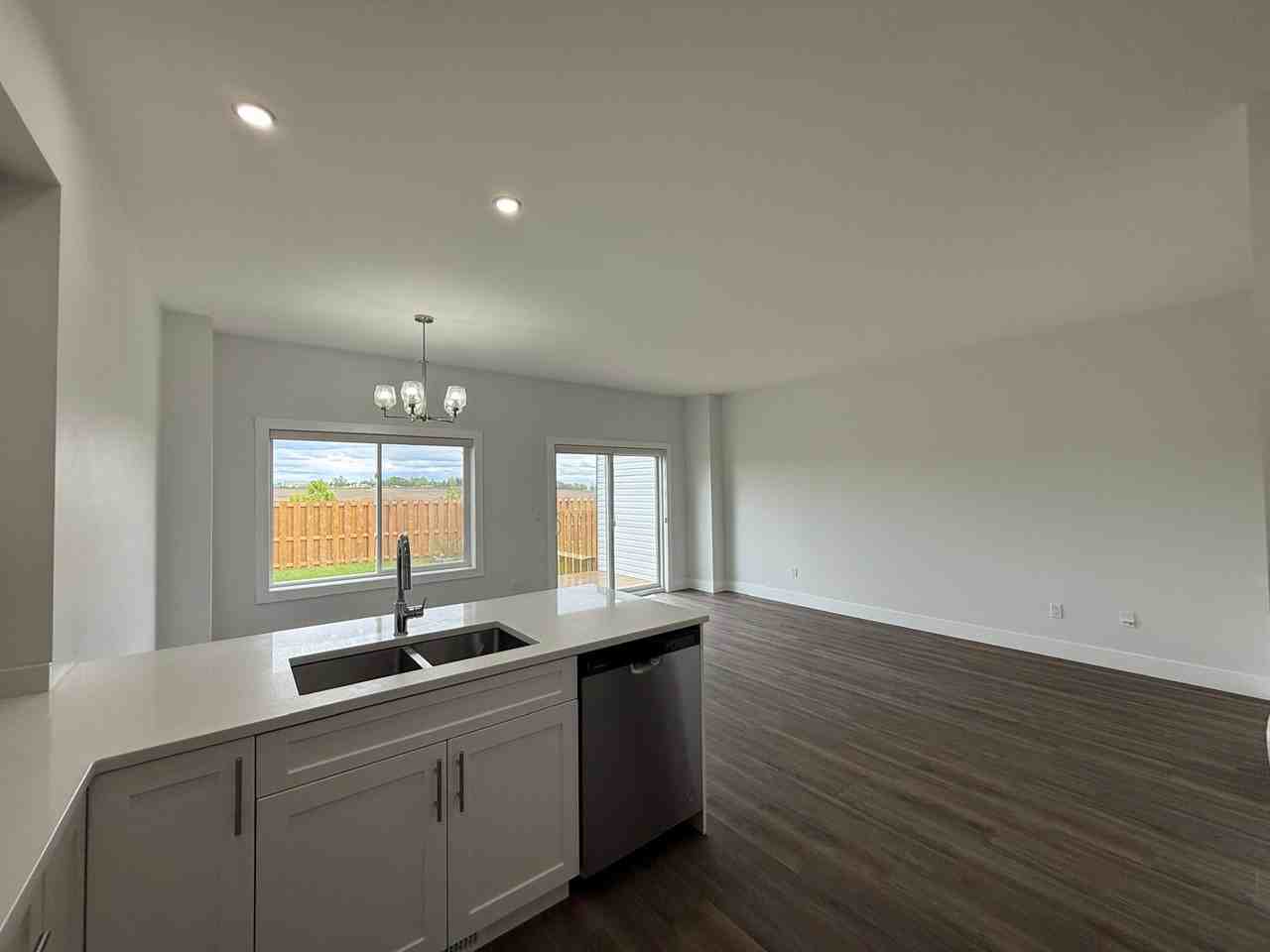 8405 700-000 - 8405 - 79a Street #1 - Photo 3 of 30