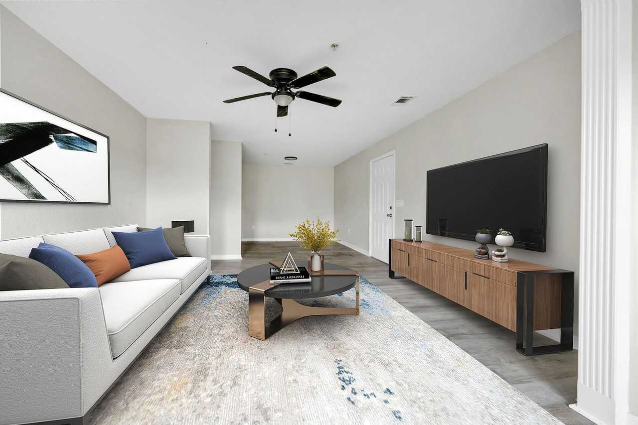 Lexington Grand - Photo 6 of 44