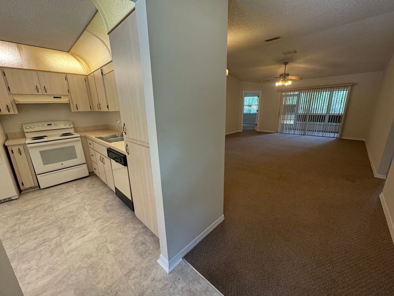 5087 Sw 196th Ave - Photo 2 of 24