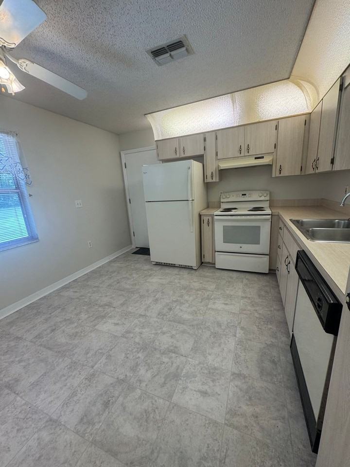 5087 Sw 196th Ave - Photo 3 of 24