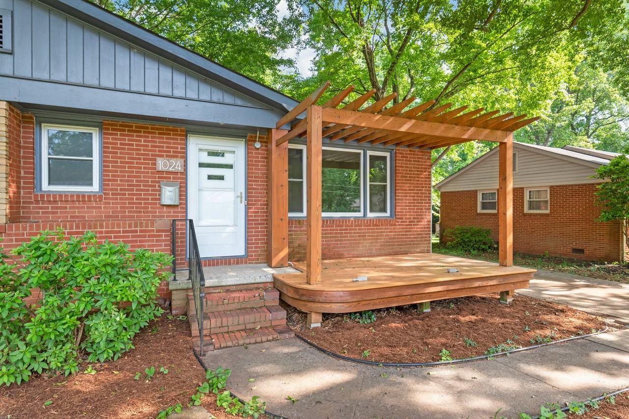 1024 Dudley Dr - Photo 3 of 27