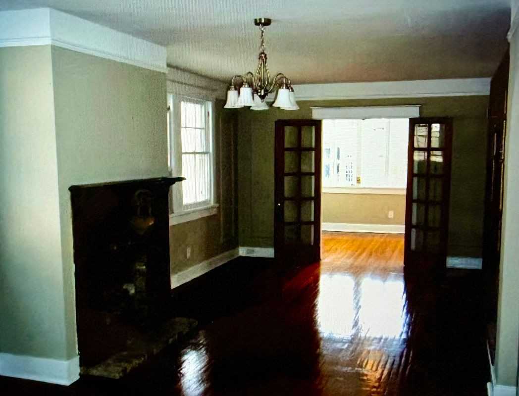 2026 Broadway St - Photo 2 of 8