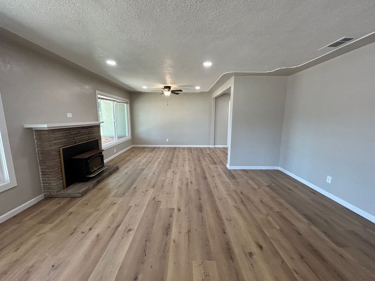 1404 Grape Ave - Photo 3 of 19