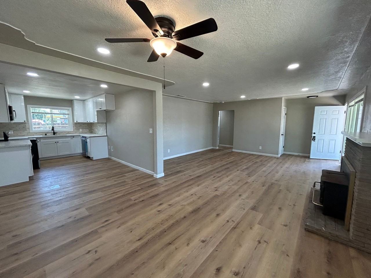 1404 Grape Ave - Photo 6 of 19