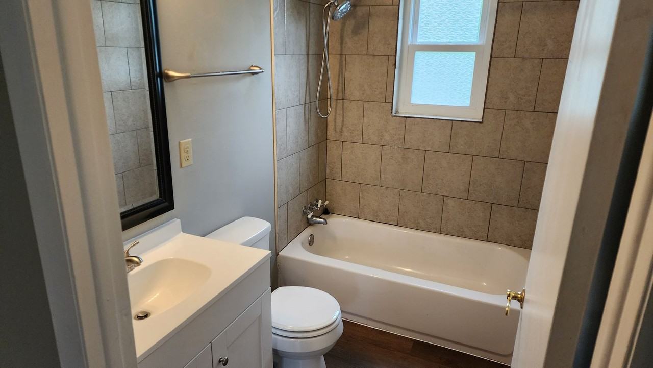 5655 Reno Dr - Photo 3 of 14