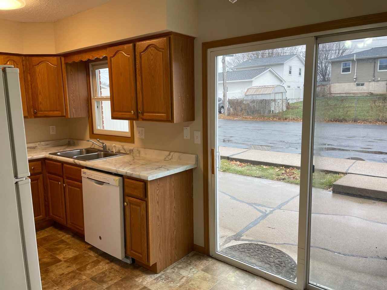 444 S 14th St #A - Photo 3 of 9