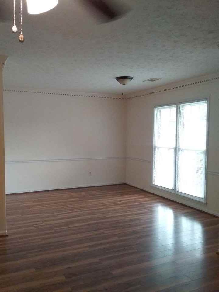7549 Crescent Dr - Photo 3 of 8