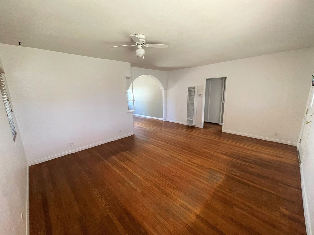 232 S Evergreen Dr - Photo 4 of 27