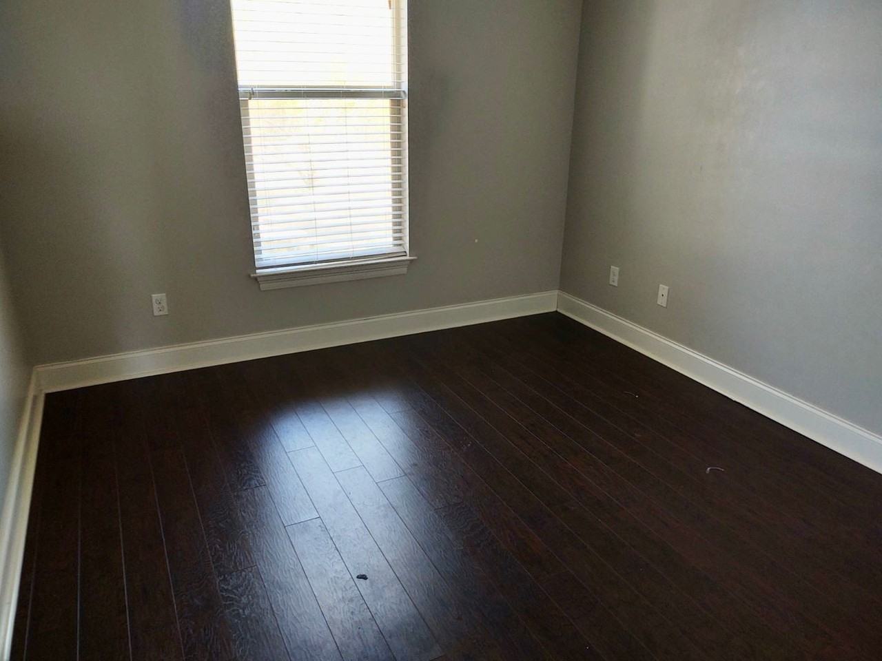 127 Range Dr - Photo 3 of 11
