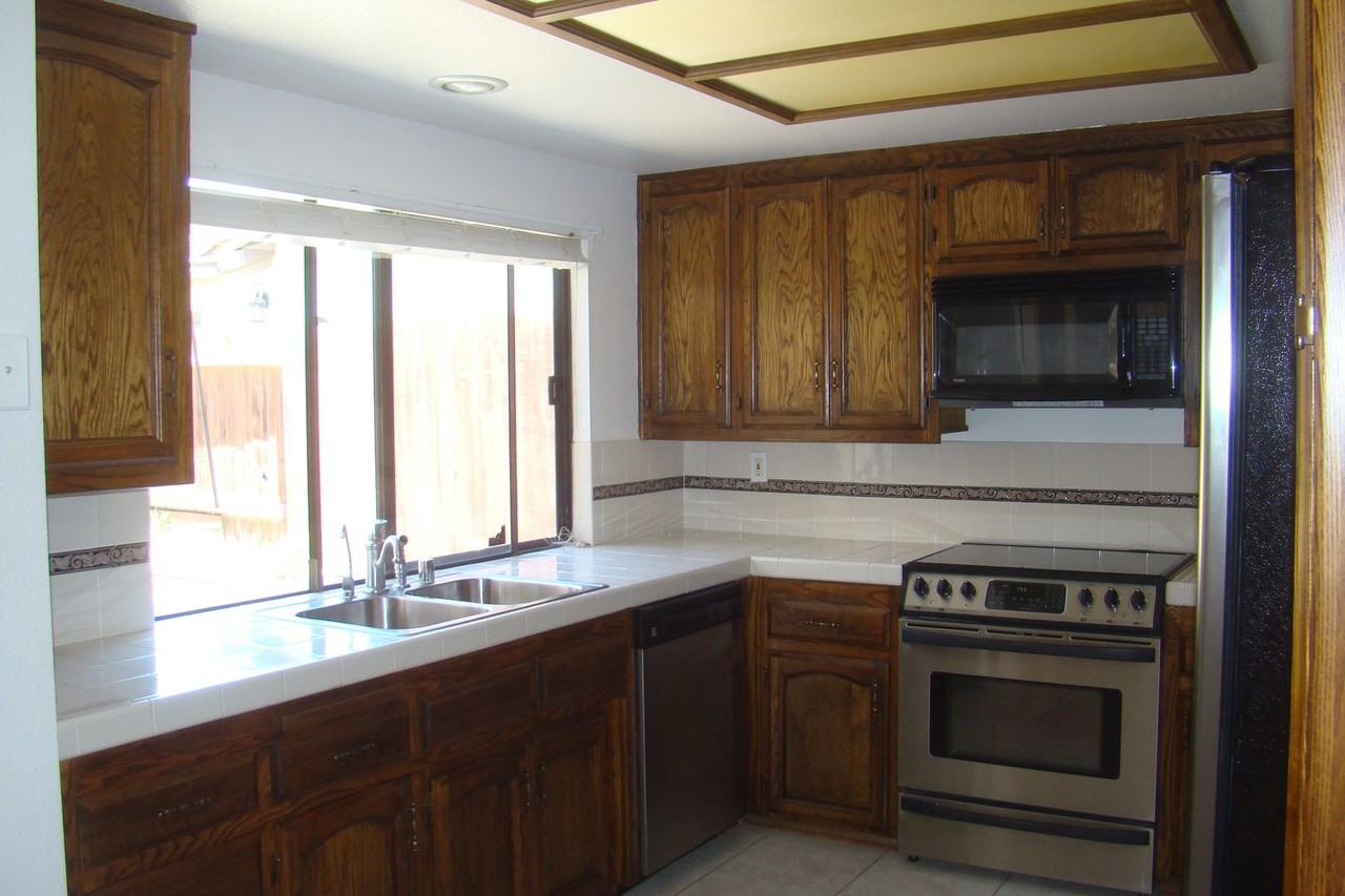 4602 Titan Ave - Photo 5 of 9