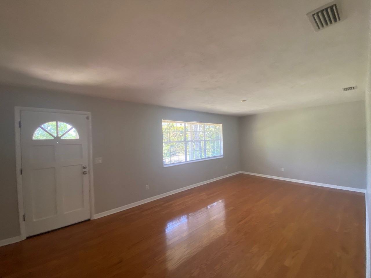 2408 Dundee Dr - Photo 2 of 30