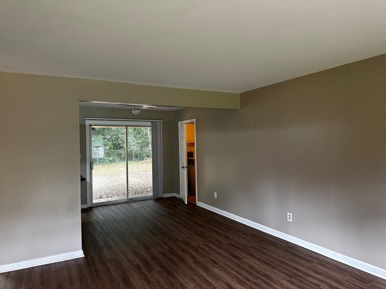 1730 Atkamire Dr - Photo 3 of 20