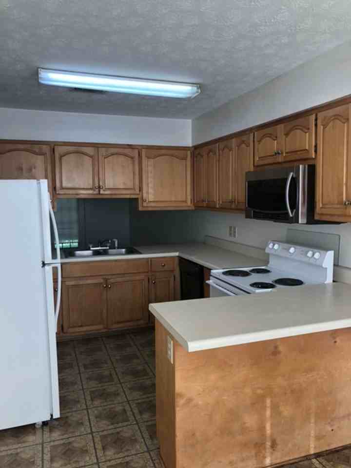 1979 Sara St - Photo 2 of 6