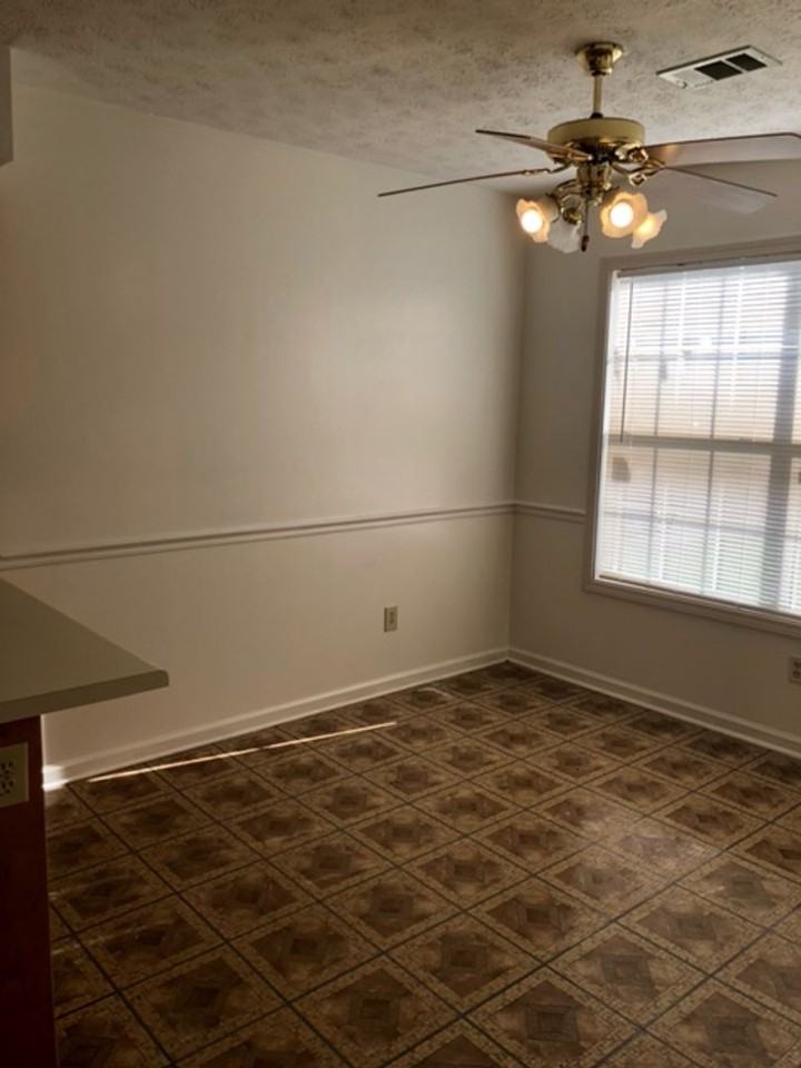 1979 Sara St - Photo 3 of 6