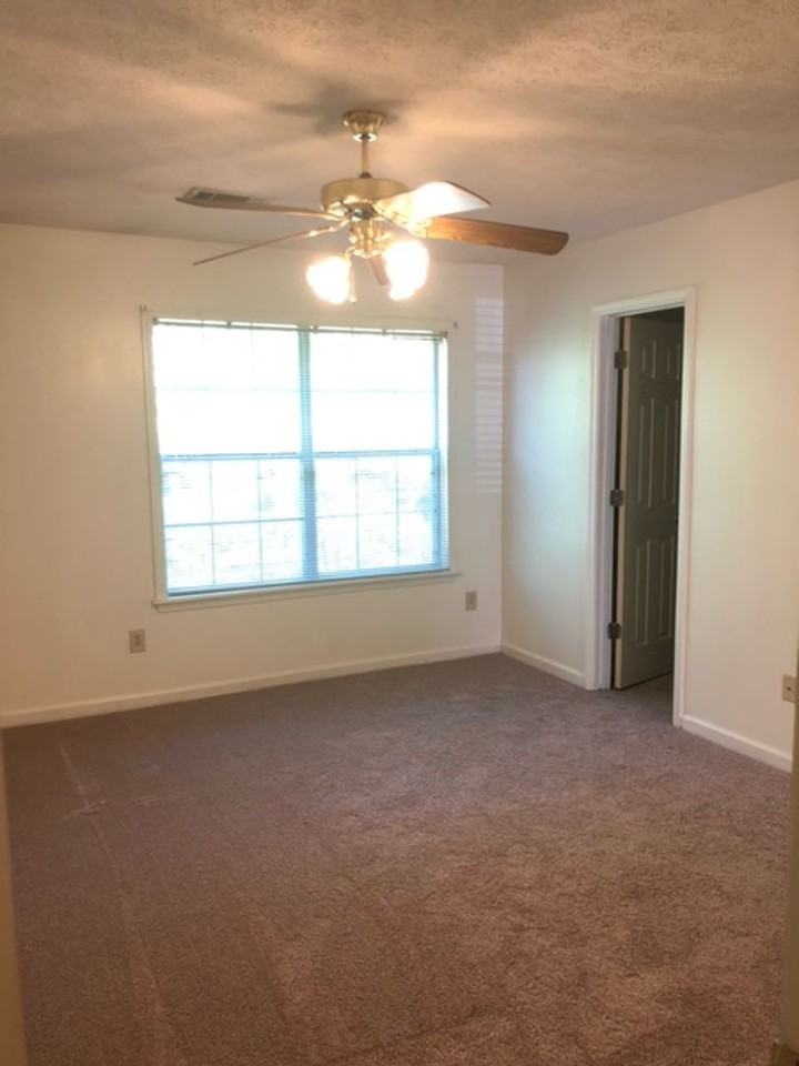 1979 Sara St - Photo 5 of 6