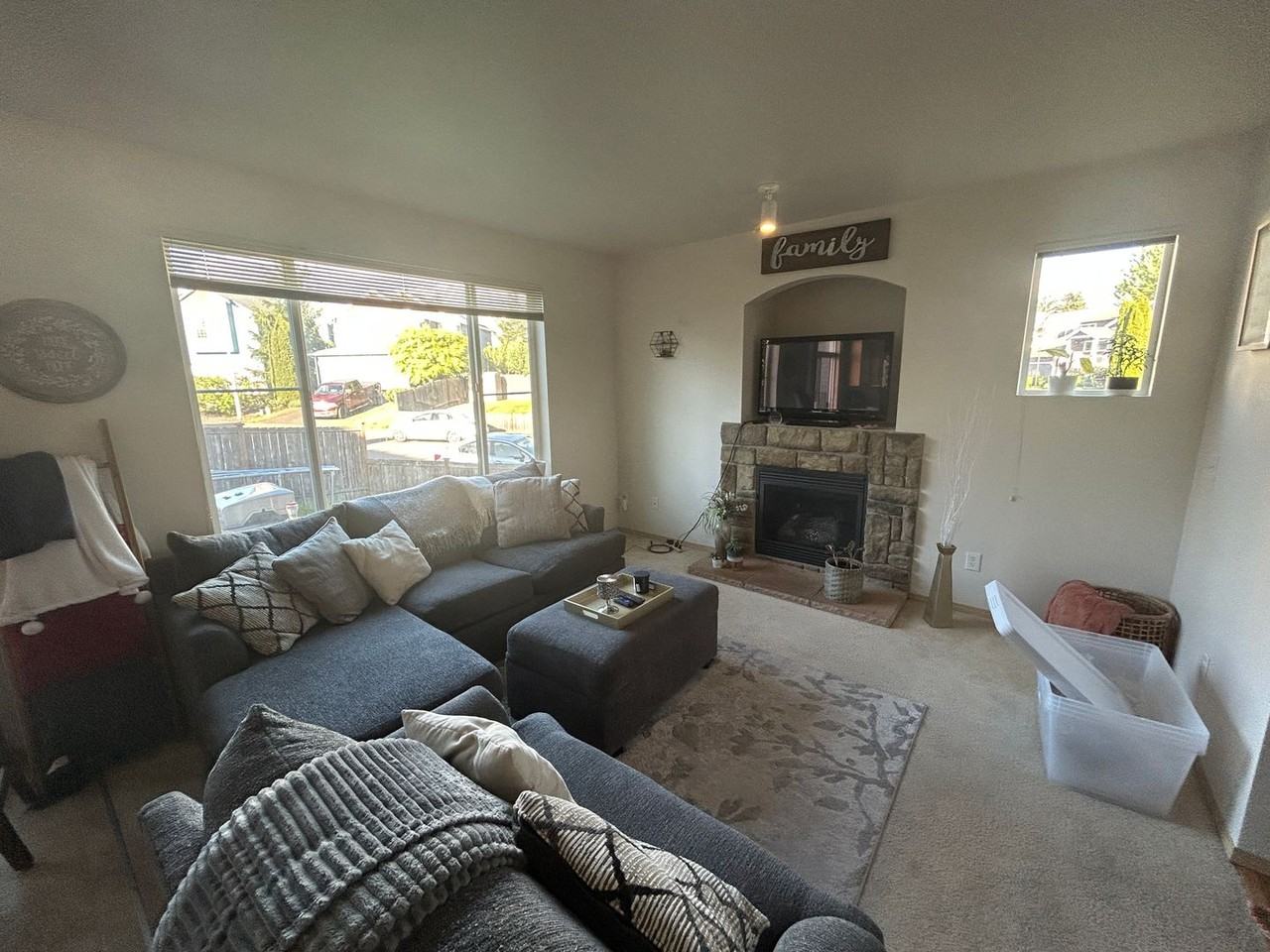 4326 Ne 2nd Ln - Photo 2 of 36