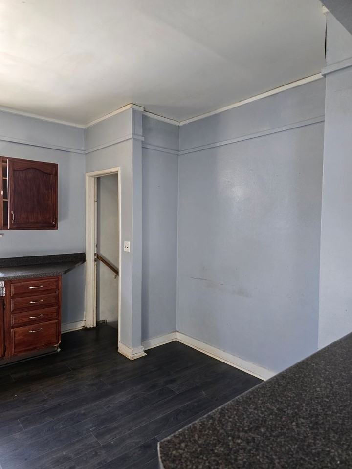 2650 E 24th St - Photo 4 of 9