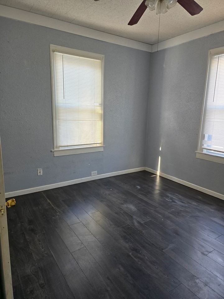 2650 E 24th St - Photo 5 of 9