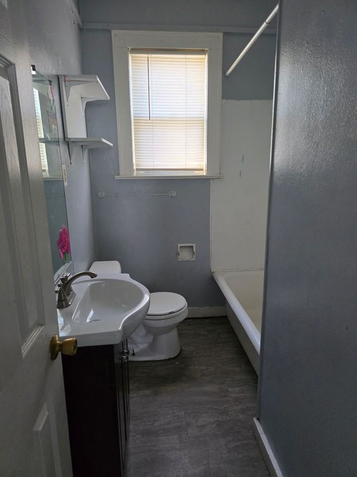 2650 E 24th St - Photo 7 of 9