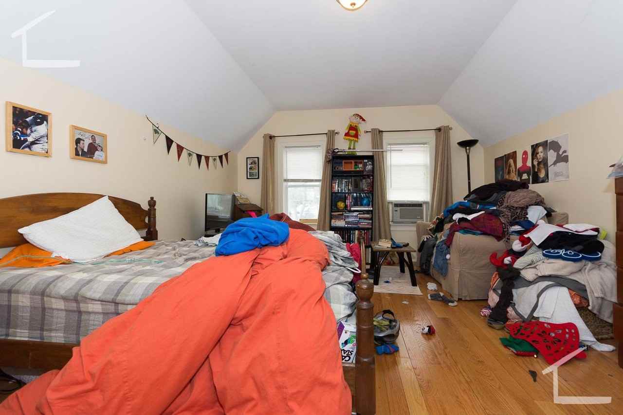 85 Brooks St - Photo 4 of 8