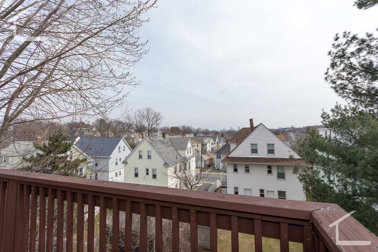 85 Brooks St - Photo 6 of 8