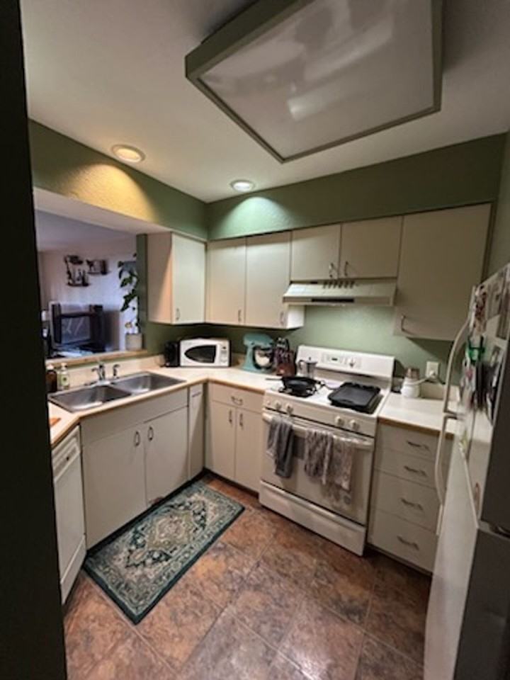 1750 Florida Rd - Photo 2 of 12