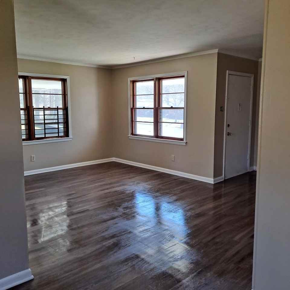 2160 Saint Elmo Ave - Photo 3 of 7