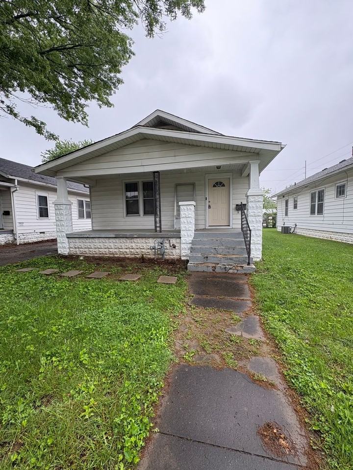 703 S Runnymeade Ave - Photo 2 of 5