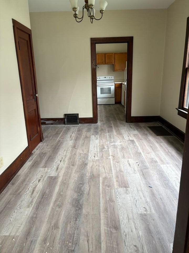 703 S Runnymeade Ave - Photo 3 of 5