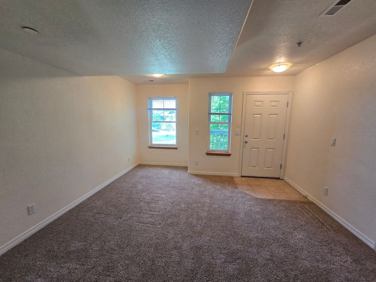 1001 Laramie Blvd #15E - Photo 3 of 18