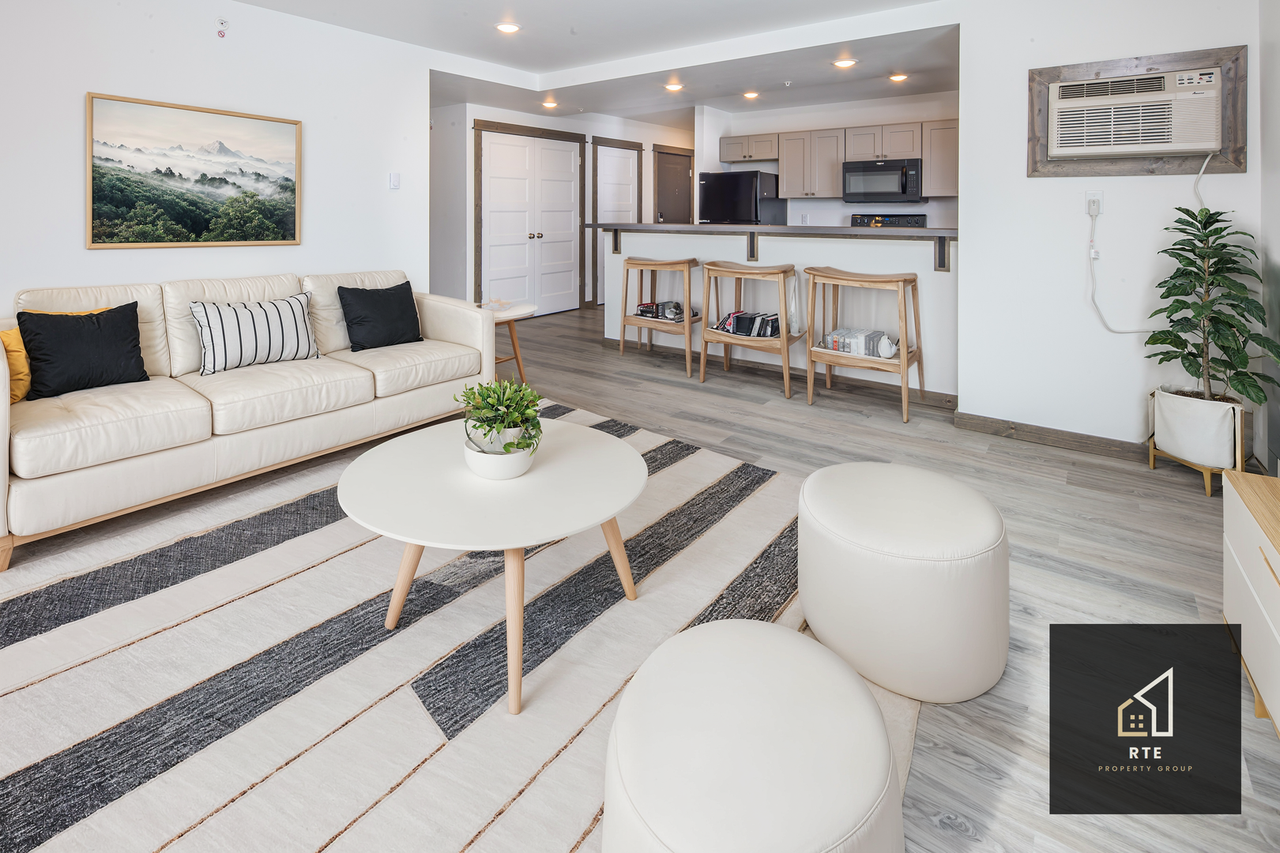 1170 Abigail Lane - Photo 4 of 37