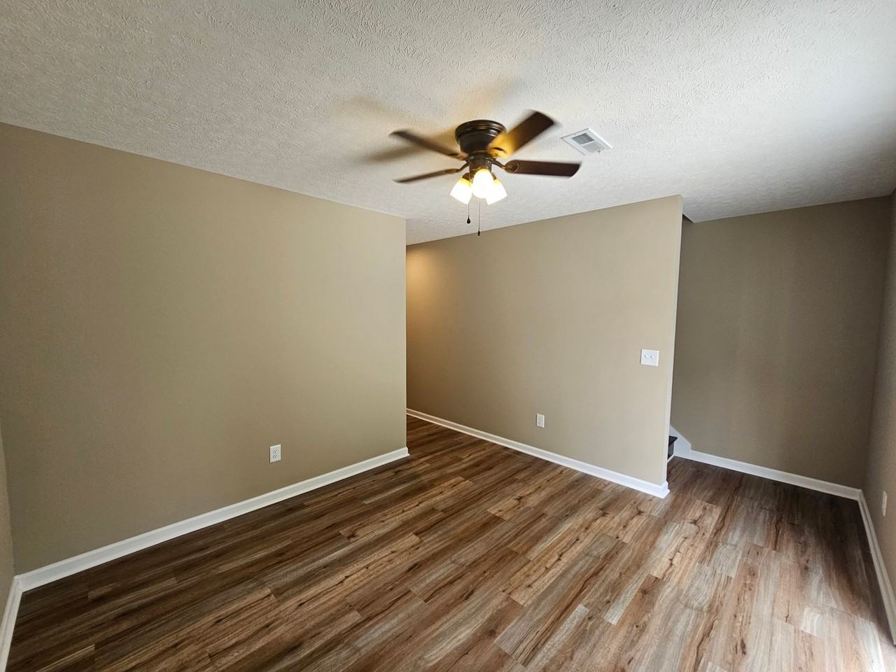 517 Weaver St #2 - Photo 3 of 23