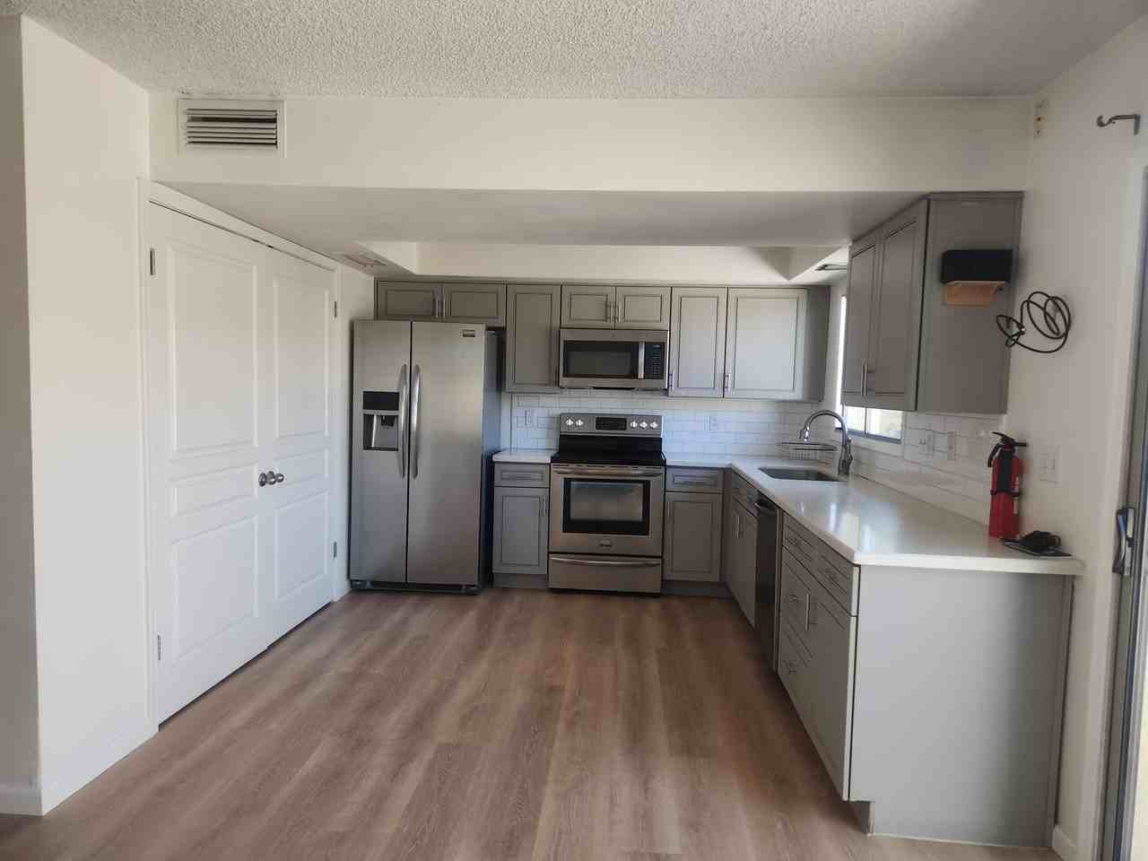 3811 S Mill Ave - Photo 2 of 24