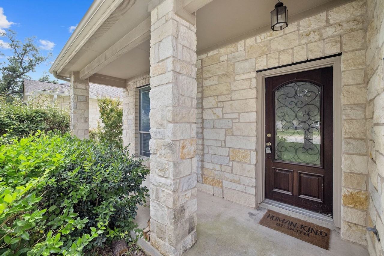 3800 Juniper Hills St - Photo 2 of 38