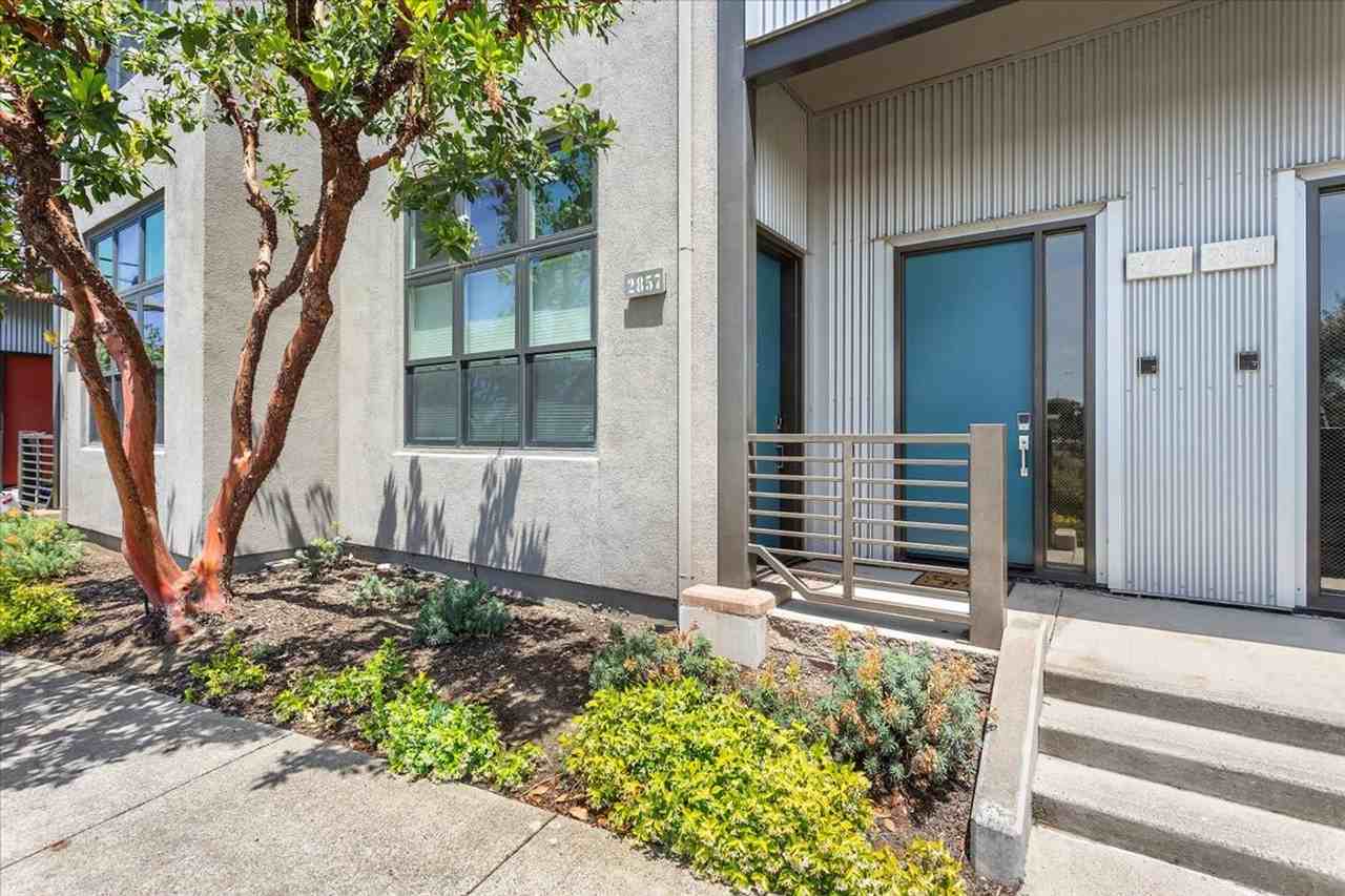 2857 Regatta Dr - Photo 3 of 23