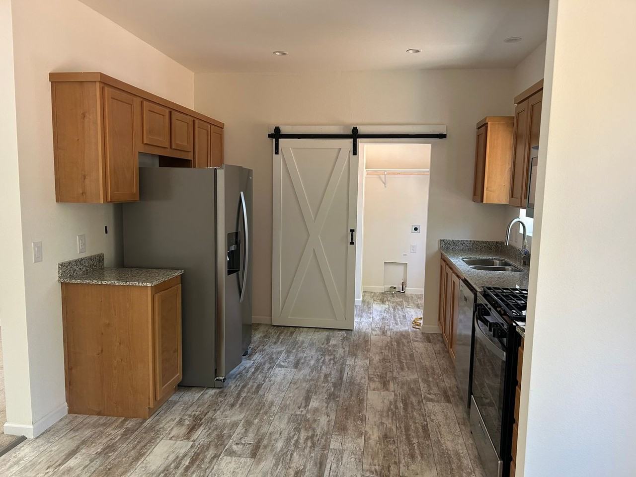 16814 Tudor Ln - Photo 3 of 13