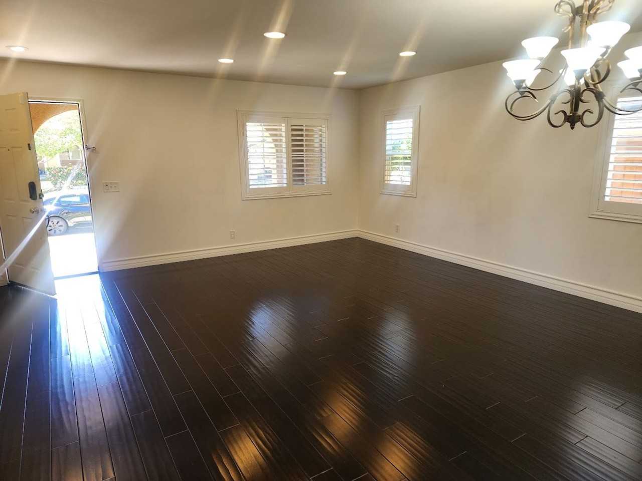 42027 Dunes Ct - Photo 2 of 15