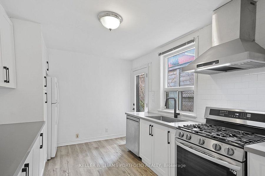 58 Manning Avenue - Photo 2 of 26