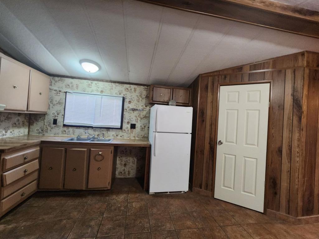 8405 N Us Highway 287 - Photo 2 of 10