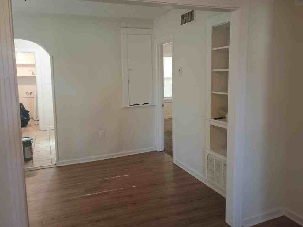 102 W Colorado Ave - Photo 3 of 12
